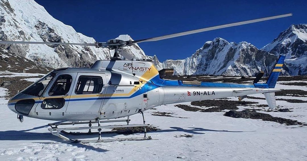 mount everest helicopter with landing at Kala Patthar